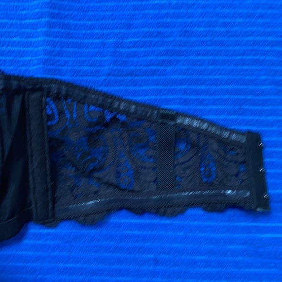 34D Leonisa Strapless Bra - Picture 4 of 7